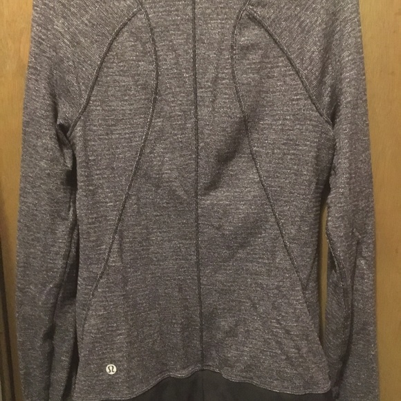 Trade❓Lululemon quarter zip up - Picture 3 of 4
